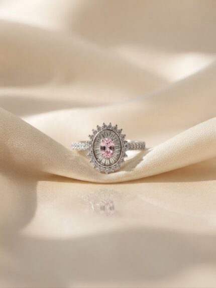 RoyalGlow - Zircon Ring - Sparkling Zircon Stone Elegant Fashion Ring - Gold-Tone Variant - Adjustable Size